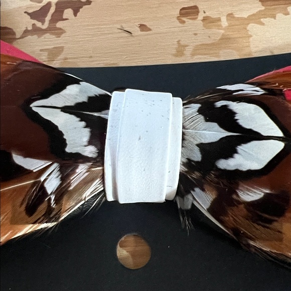Luxury feather bowtie Collection - Picture 6 of 6